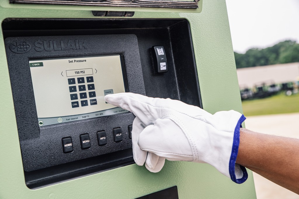 7˝ Sullair Touch Screen (STS) Controller for easy control at the touch of a finger (with or without gloves)